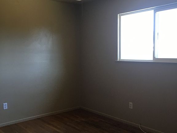 5th image of 1525 W Cambridge Ave