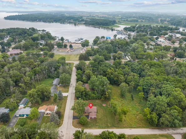 570 Sherwood Ln, Green Lake, WI 54941
