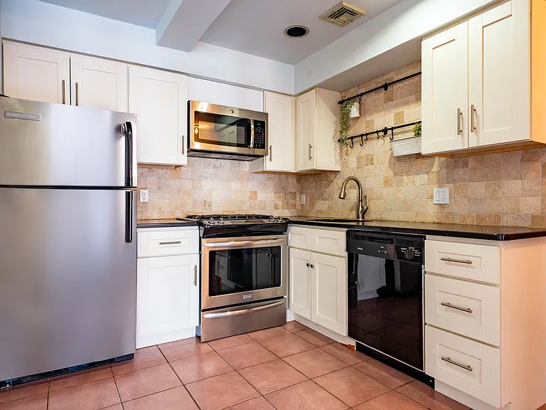 763 S 8th St #3-F5 — Photo 10