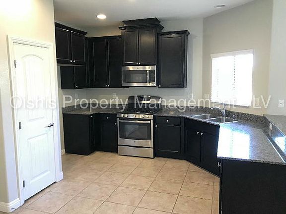 4th image of 9554 Volk Ave