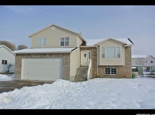 1542 N 2530 W, Clinton, UT 84015
