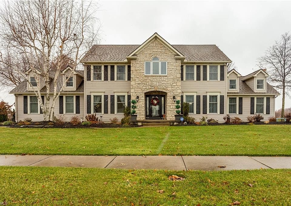 1st image of 414 Wexford Dr