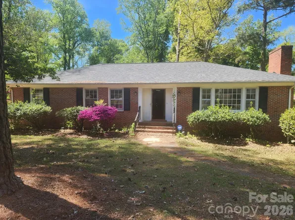 120 Woodland Rd, Rockingham, NC 28379