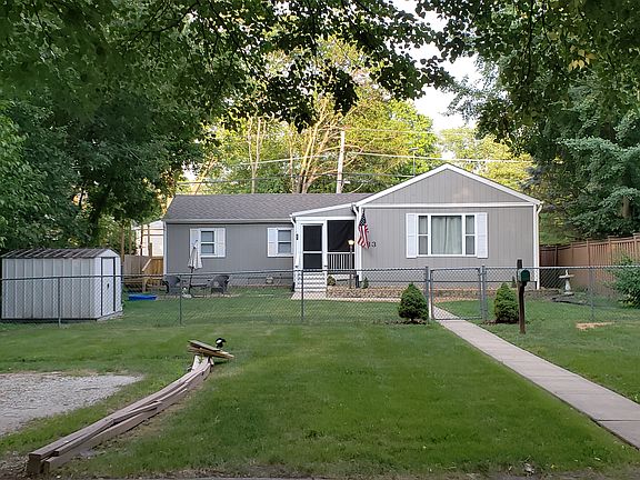 4th image of 133 N Park St