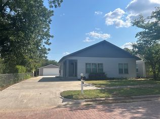 407 W Hamilton St, Olney, TX 76374