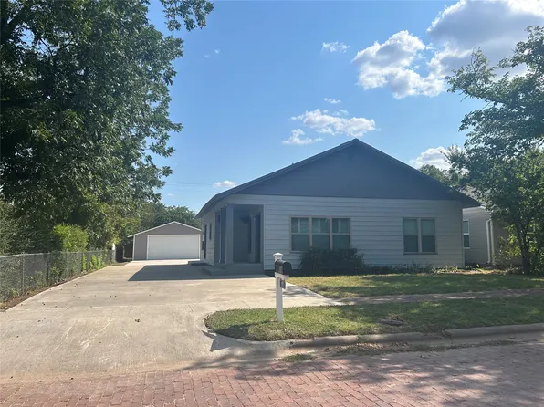 407 W Hamilton St, Olney, TX 76374