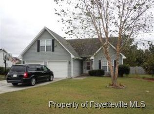 110 Winterfield Dr, Raeford, NC 28376