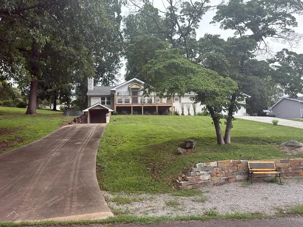 2139 S Shore Acres Rd, Soddy Daisy, TN 37379