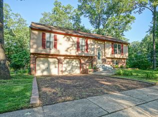 2 Quail Ct, Sicklerville, NJ 08081
