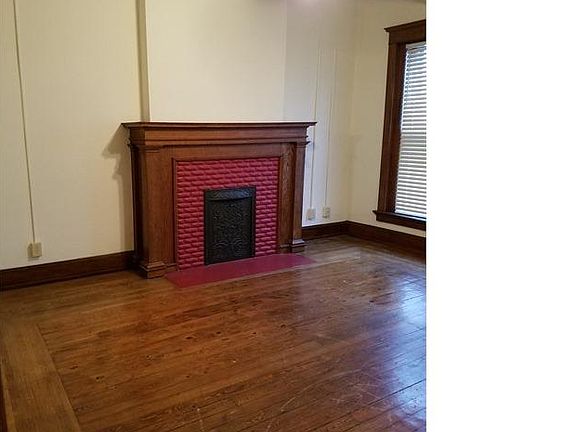 3rd image of 207 S Jefferson St APT 201