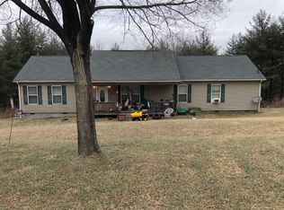 232 Oak Ridge Dr, Austinville, VA 24312