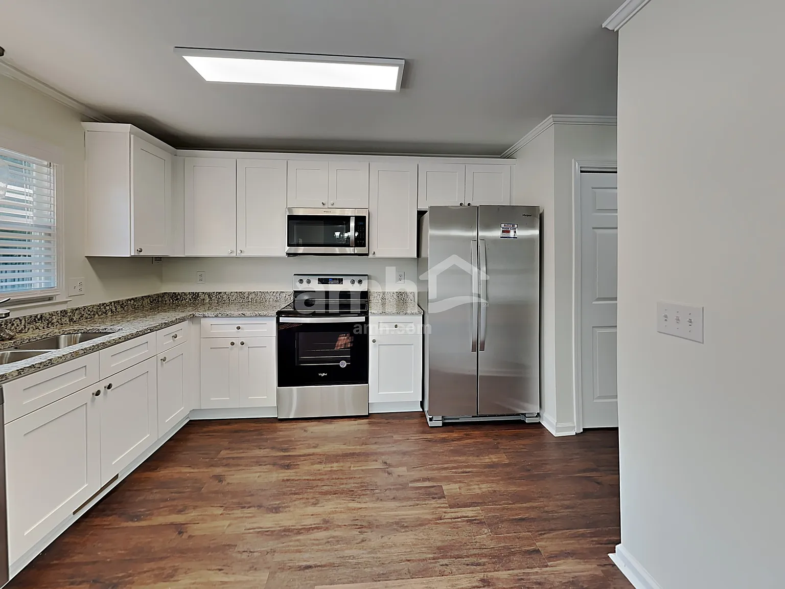 3 bed, 2.0 bath, 1608 sqft, $2,245 — Photo 3