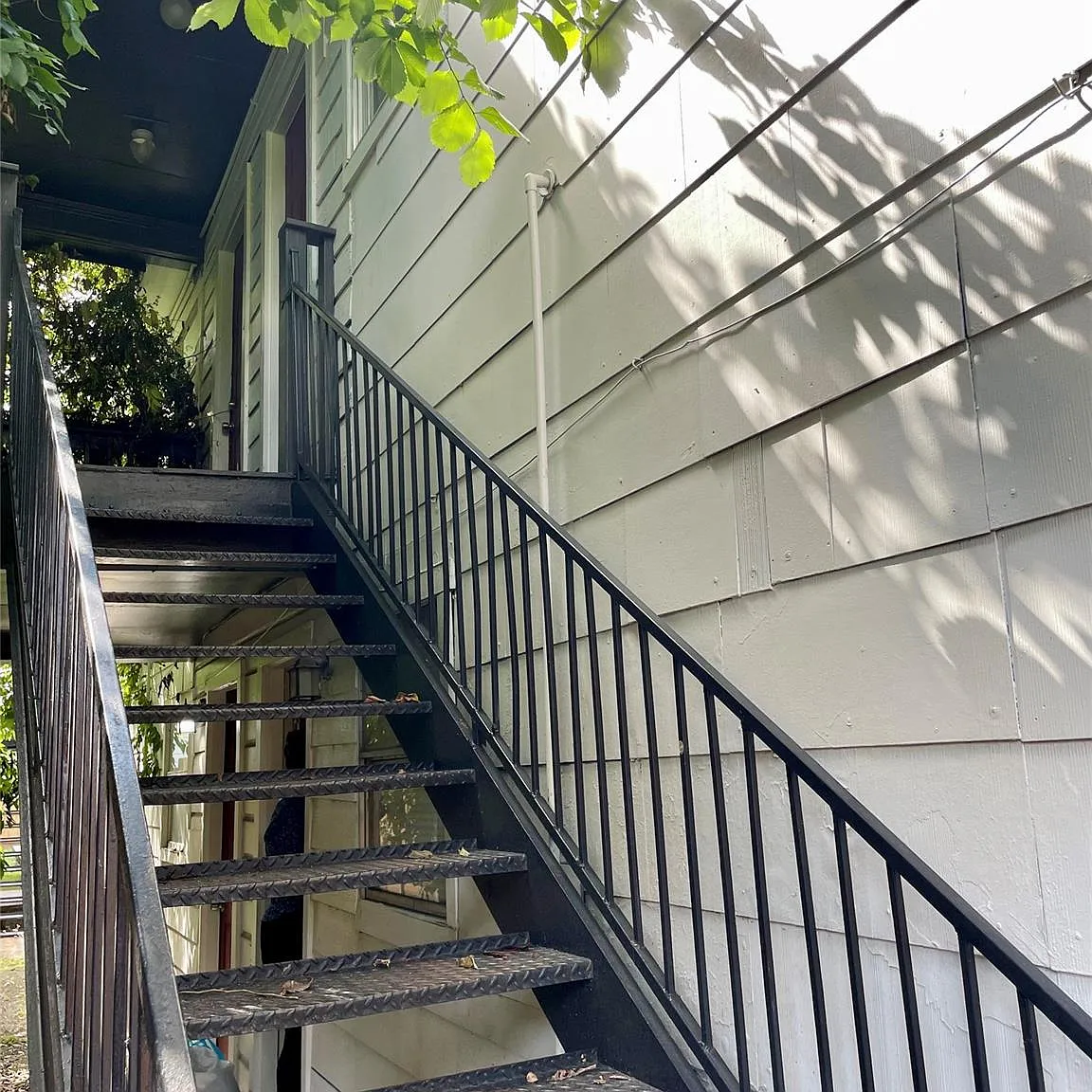2 bed, 1.0 bath, 650 sqft, $970 — Photo 2