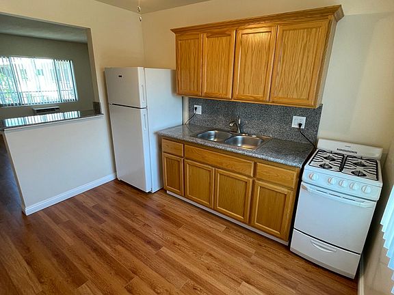 3rd image of 4815 Persimmon Ave APT 25