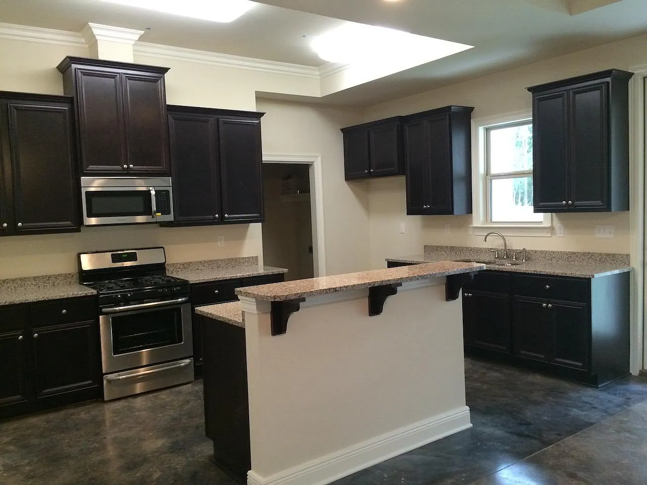 3 bed, 2600 sqft, $3,000 — Photo 4