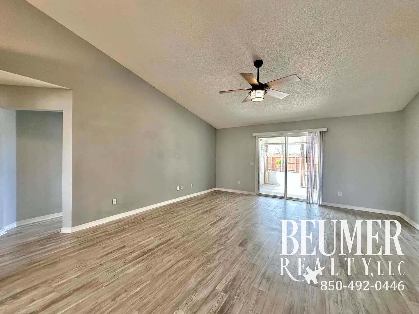 Adorable Home For Rent — Photo 3