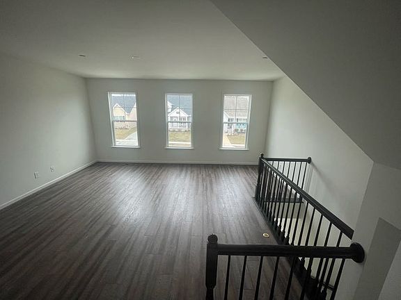 4th image of 351 Ashby Commons Dr