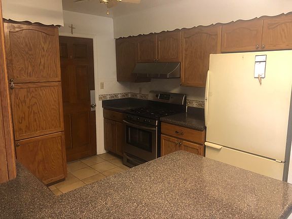 5th image of 10925 Lakewood Ave