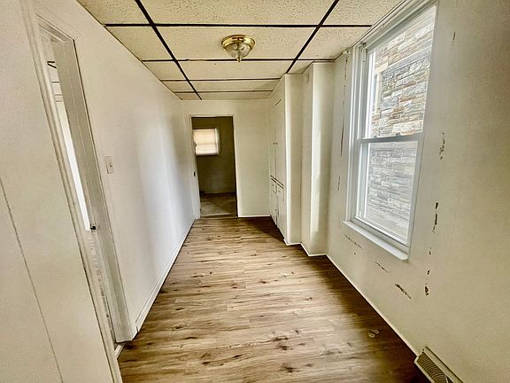 5th image of 816 11th St Unit A