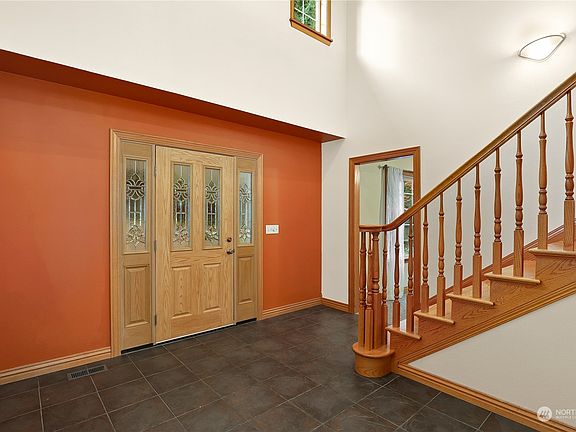 4th image of 607 66th Avenue NE