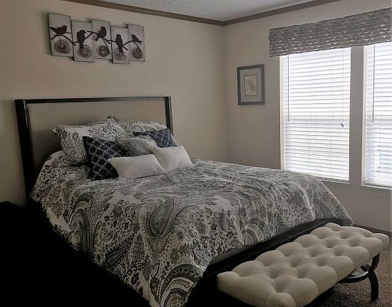 4th image of 23078 Beech Dr