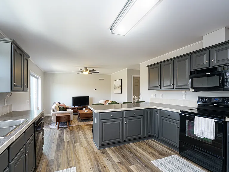 256 Spring St — Photo 1