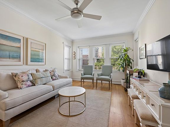 5th image of 1930 W Addison St APT 1S