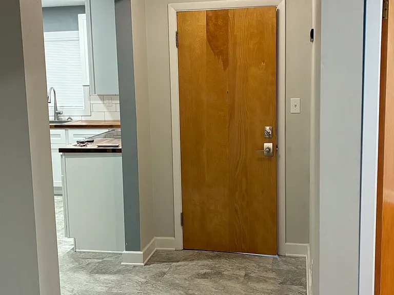 22 E Middle St — Photo 5