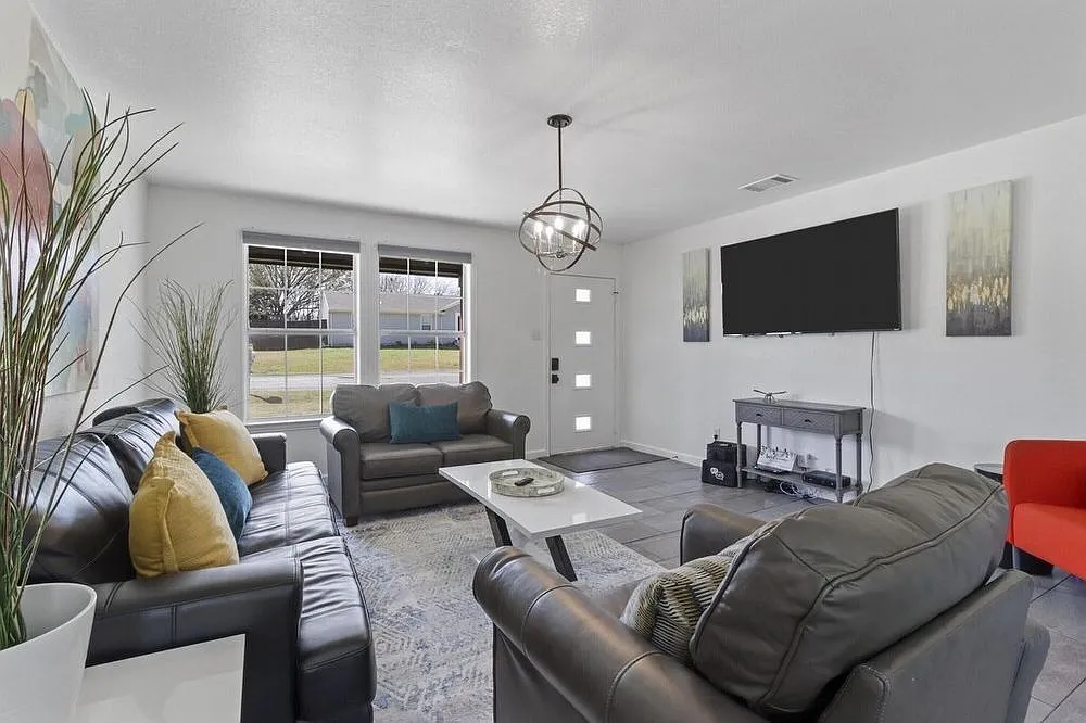 3604 Kayewood Drive - 3606 — Photo 3