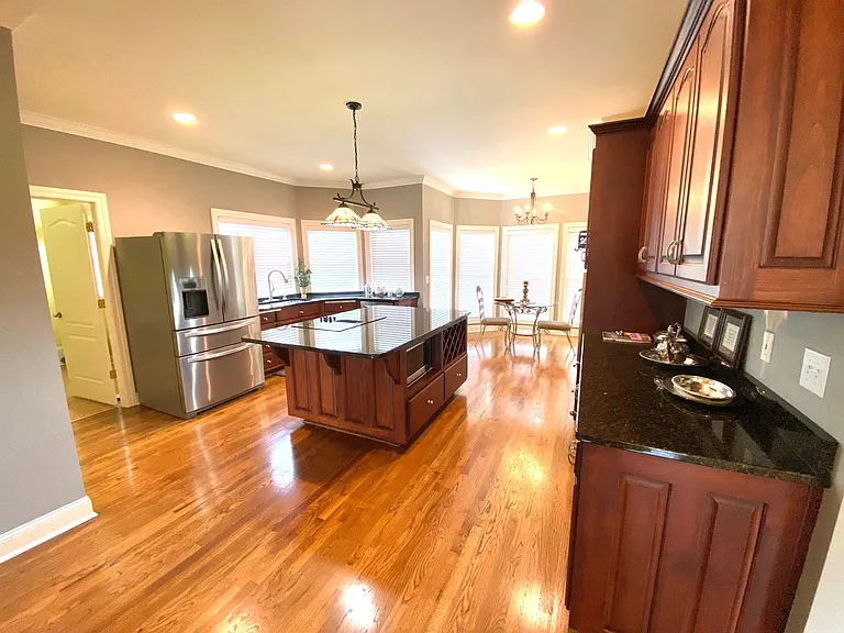 2505 Clifton Dr SE — Photo 11