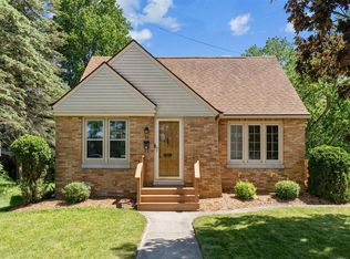 38 Fonddulac Ave, Sheboygan Falls, WI 53085