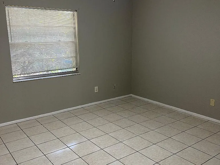 25028 Harborview Rd #4 — Photo 7