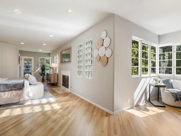 450 N California Ave — Photo 17