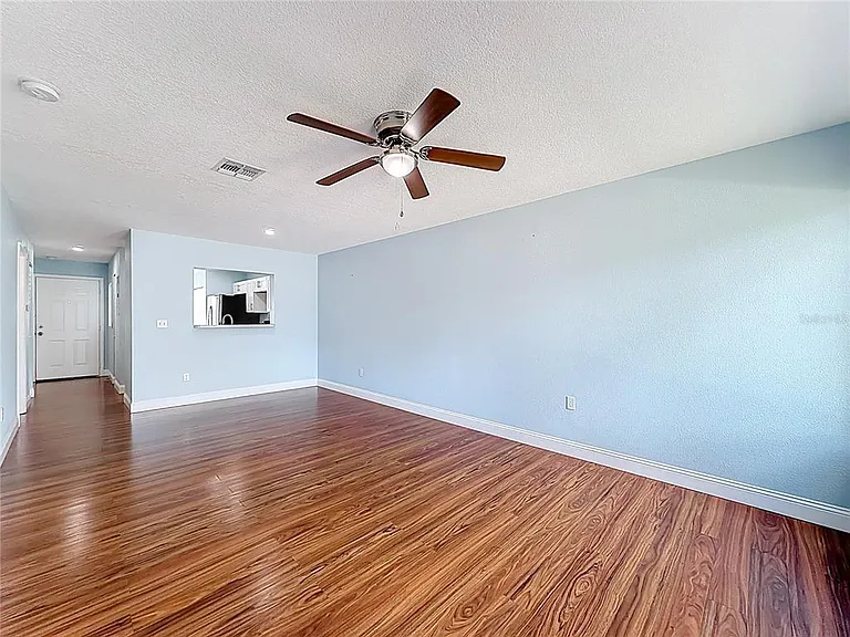2260 Grenwich Ave #2260 — Photo 18