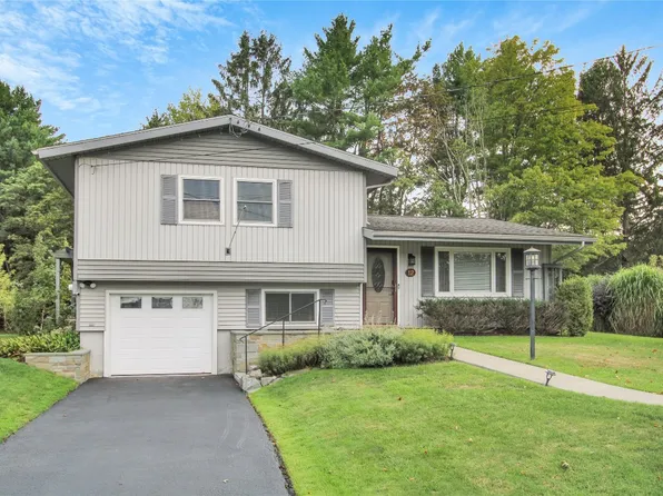 12 Manchester Blvd, Owego, NY 13827