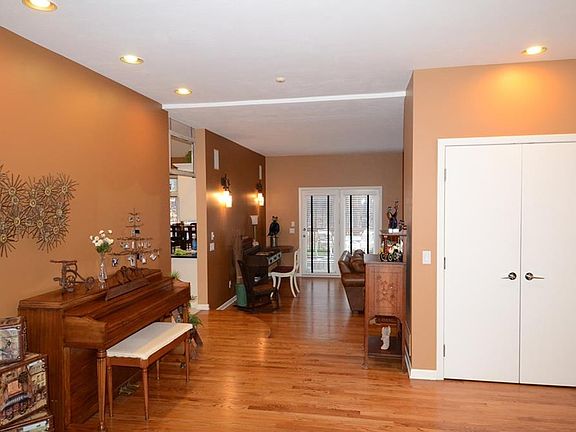 4th image of 5252 Crofton Ave
