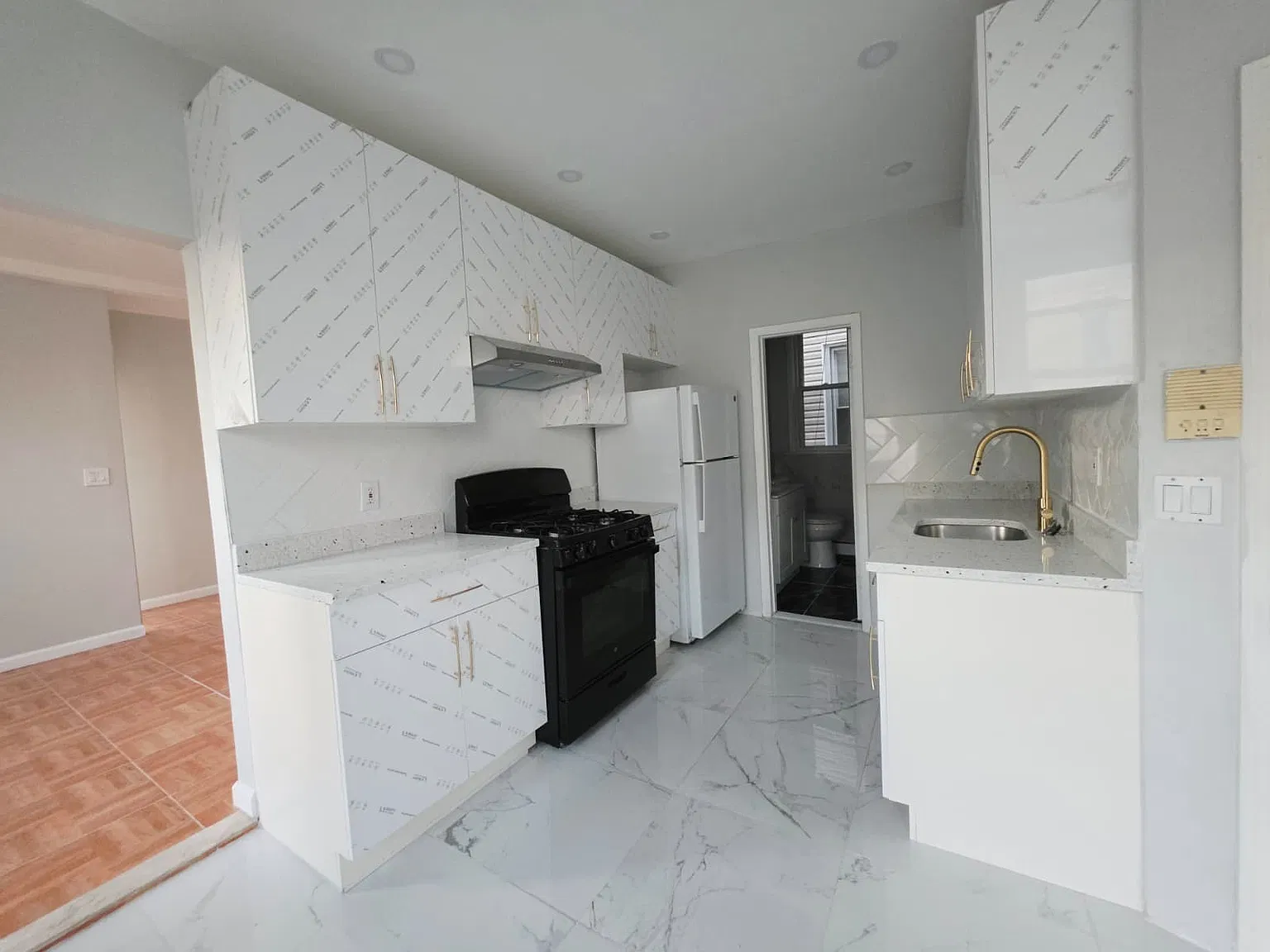 2 bed, 800 sqft, $2,500 — Photo 1