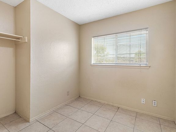 5th image of 1523 Noble Oak Dr