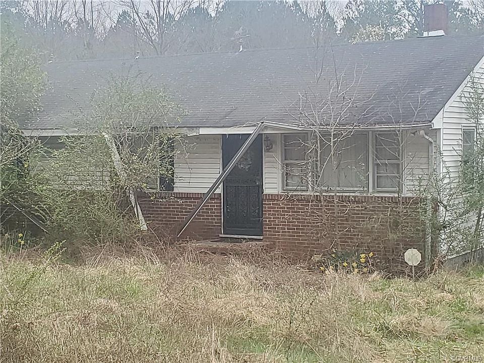 2nd image of 8399 Hayes Ln