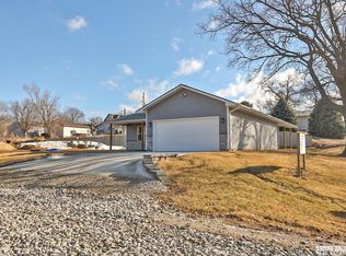 320 Tecumseh St, Sterling, NE 68443