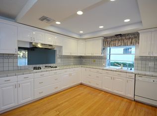 10551 Pinewood Ave, Tujunga, CA 91042