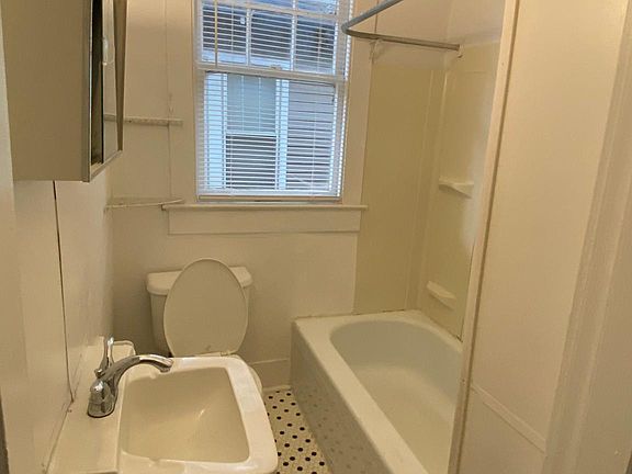5th image of 2906 Belmont Blvd #B