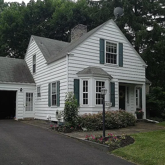 129 Orvilton Dr — Photo 1