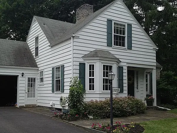 129 Orvilton Dr, Syracuse, NY 13214