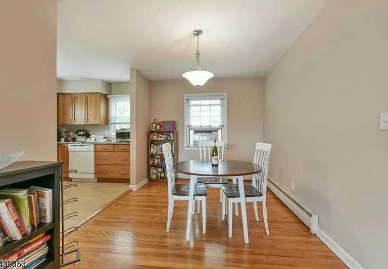 42 Walnut St — Photo 3