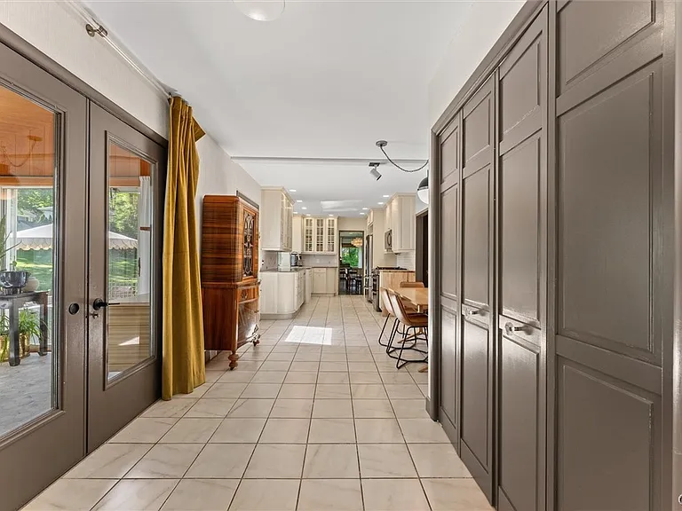 30 Lyndon Rd — Photo 17