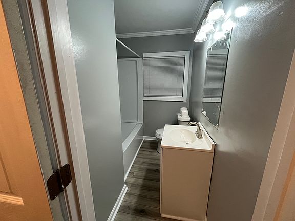 4th image of 3407 31st St