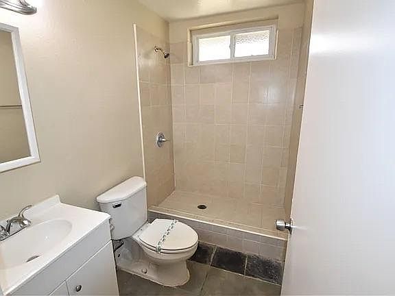 5th image of 2442 Pinehurst St