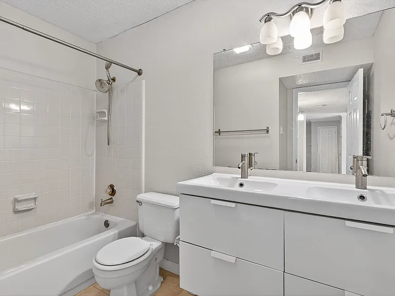 1541 Lincoln Way #204 — Photo 5