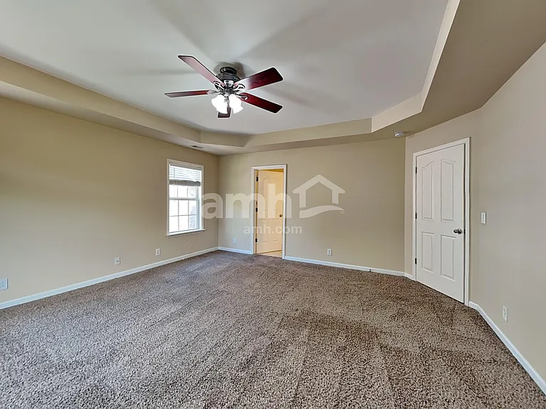 1068 Blairfield Dr — Photo 11